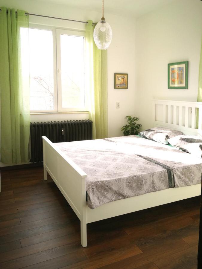 Sunny Downtown Apartment For 4 Софія Екстер'єр фото